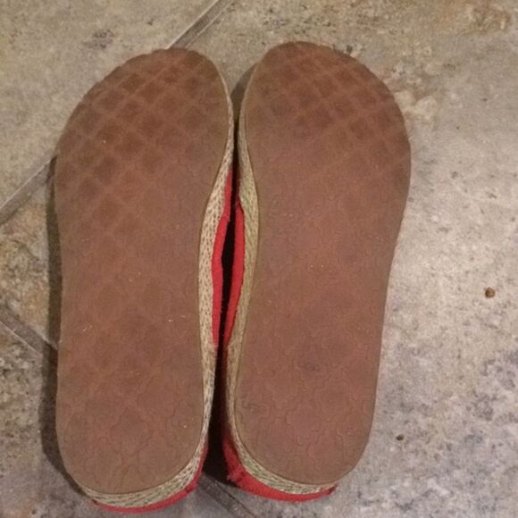 UGG Red Suede Leather Moccasin Slip-on Flat Loafers Girls Size 2 Espadrilles - Picture 8 of 12